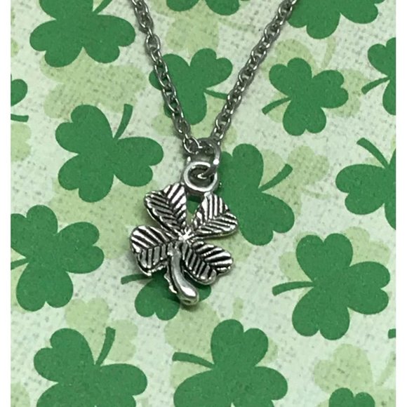 Petite 🍀 Clover Shamrock Good Luck Charm - Picture 3 of 9